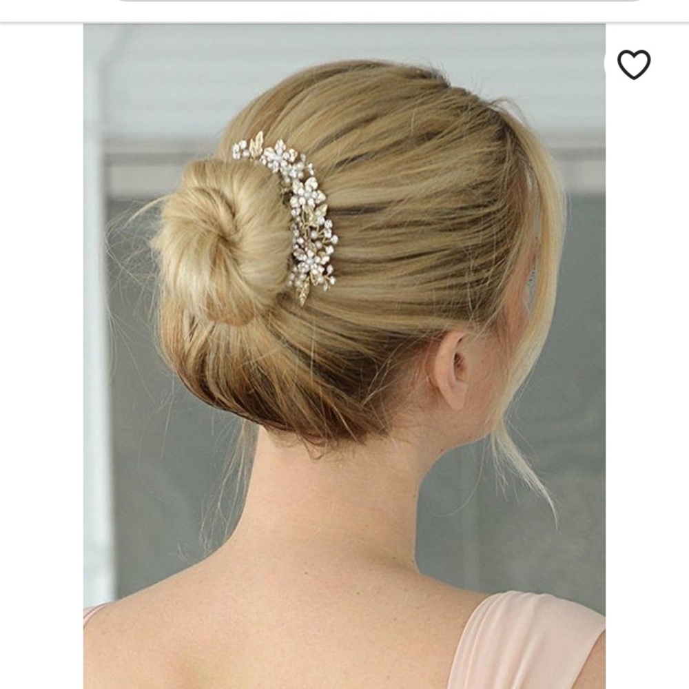 Hand made bridal hair comb and veil
